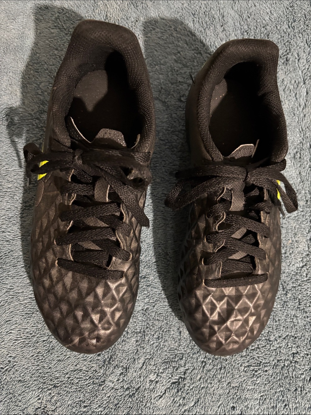 Nike Tiempo youth  Black soccer cleats size 1 1/2